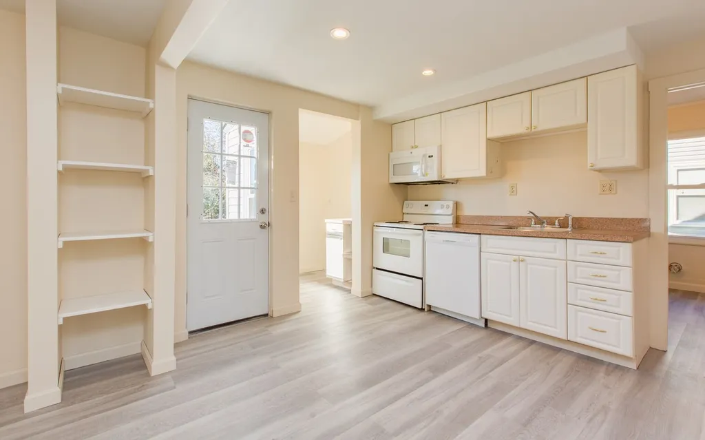 7 Cherry Street Nashua NH 03060