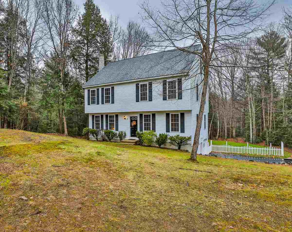 9 Park Place Raymond NH 03077