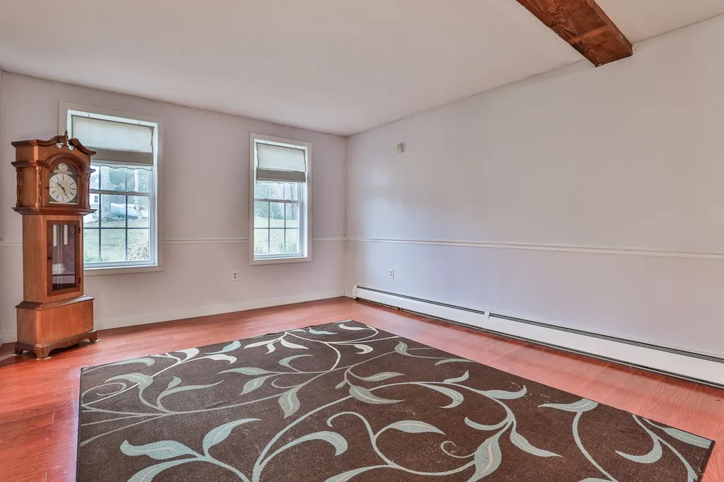 9 Park Place Raymond NH 03077