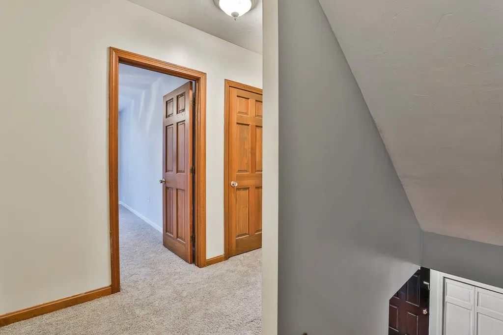 9 Park Place Raymond NH 03077
