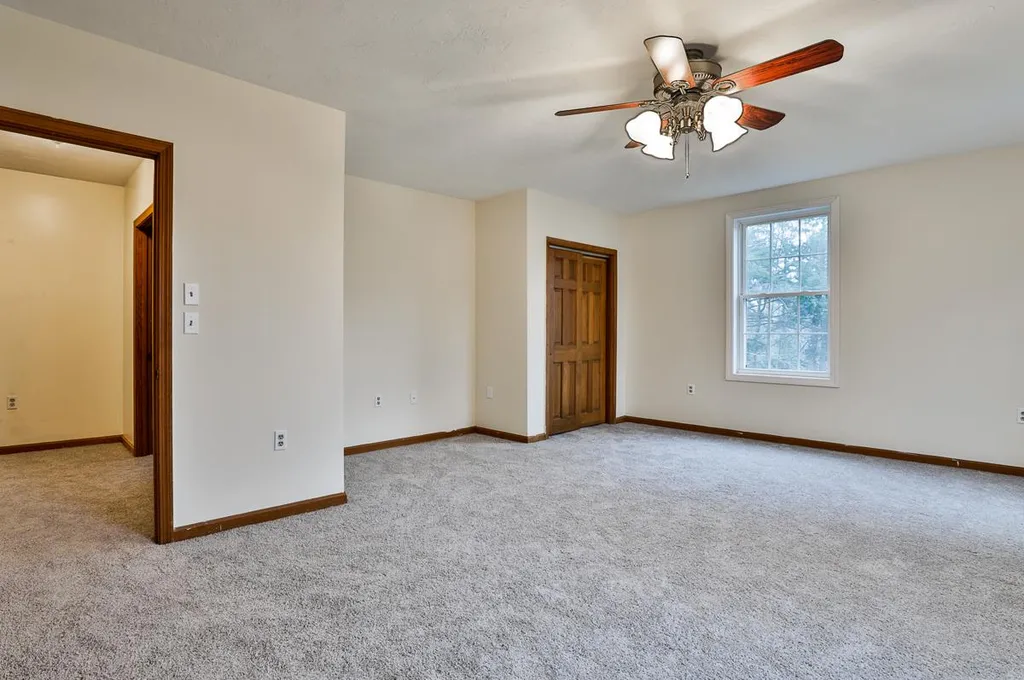9 Park Place Raymond NH 03077