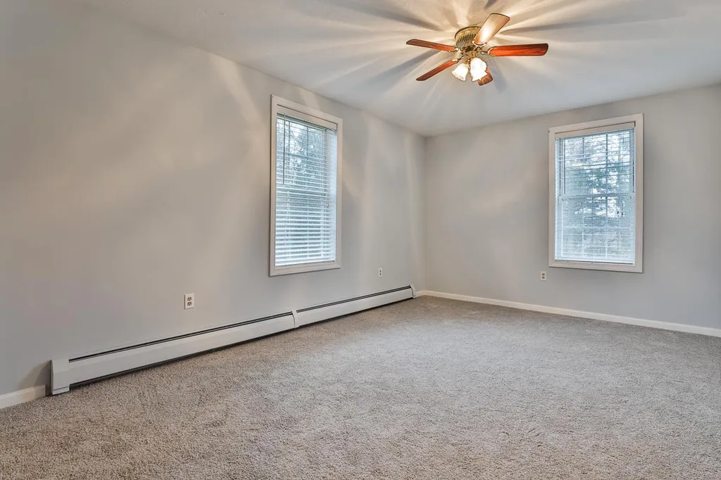 9 Park Place Raymond NH 03077