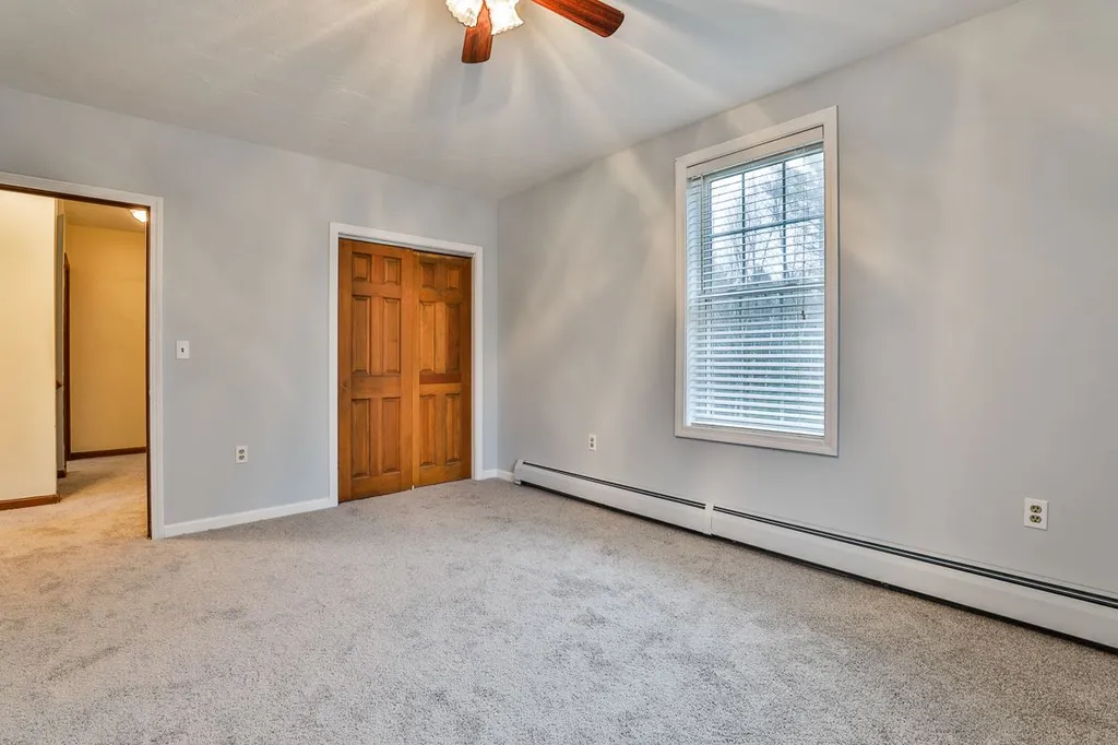 9 Park Place Raymond NH 03077