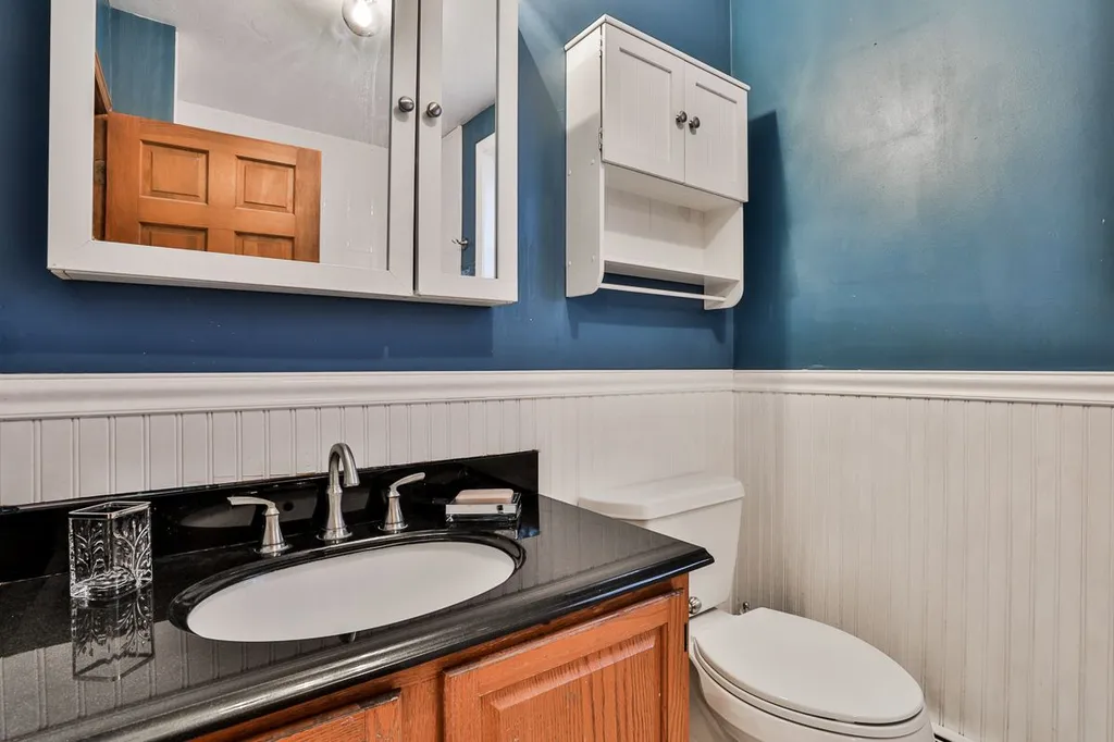 9 Park Place Raymond NH 03077
