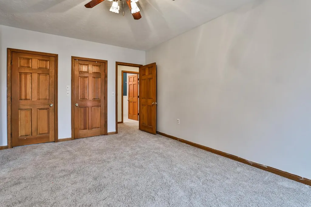 9 Park Place Raymond NH 03077