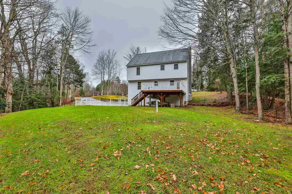9 Park Place Raymond NH 03077