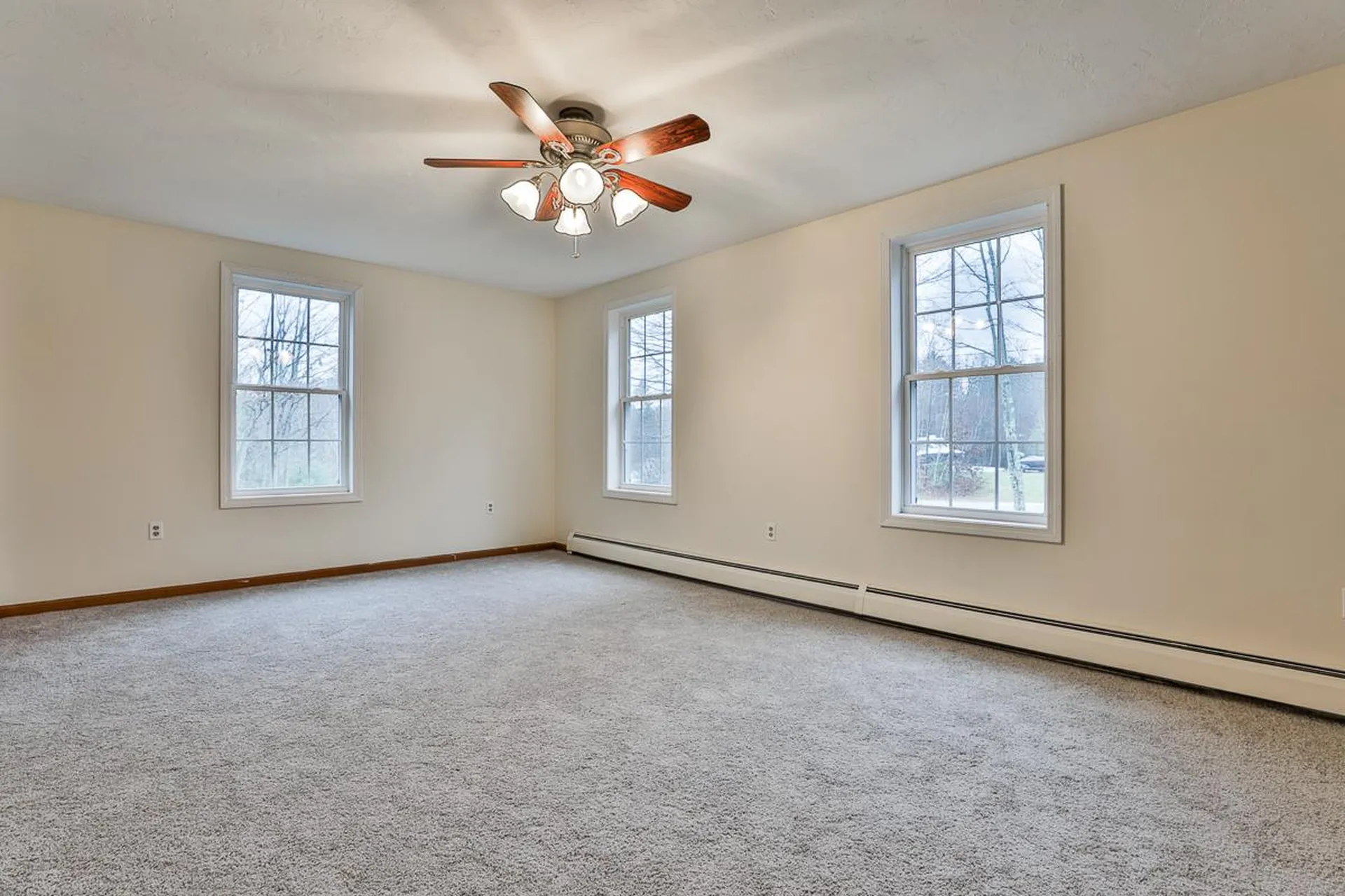 9 Park Place Raymond NH 03077
