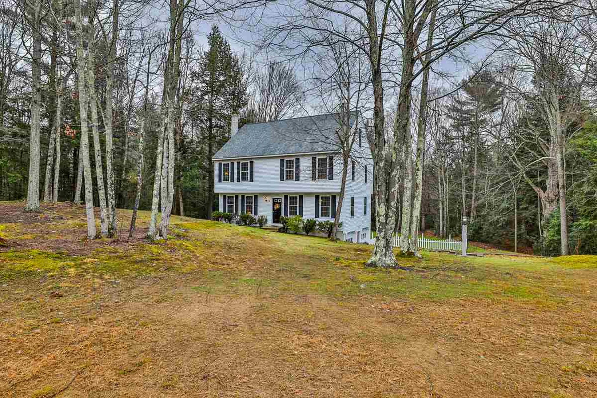 9 Park Place Raymond NH 03077