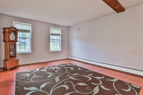 9 Park Place Raymond NH 03077