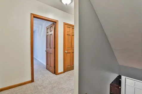 9 Park Place Raymond NH 03077