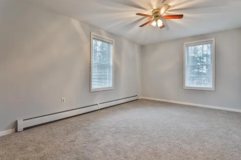 9 Park Place Raymond NH 03077