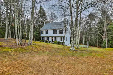 9 Park Place Raymond NH 03077
