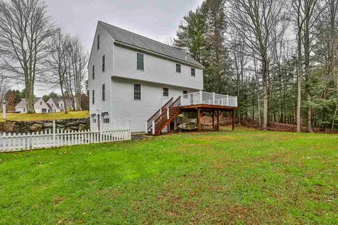 9 Park Place Raymond NH 03077