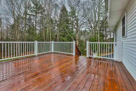 9 Park Place Raymond NH 03077