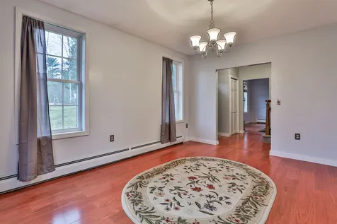 9 Park Place Raymond NH 03077