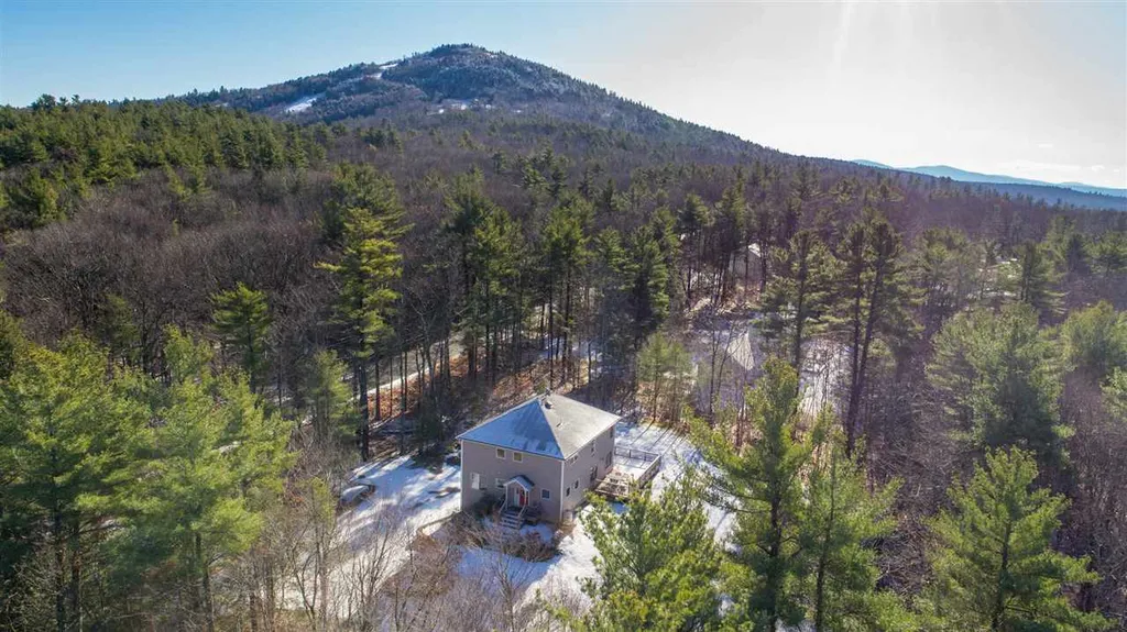 107 Onset Road Bennington NH 03442