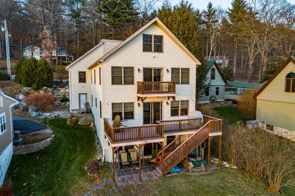 95b Pleasant Street Meredith NH 03253