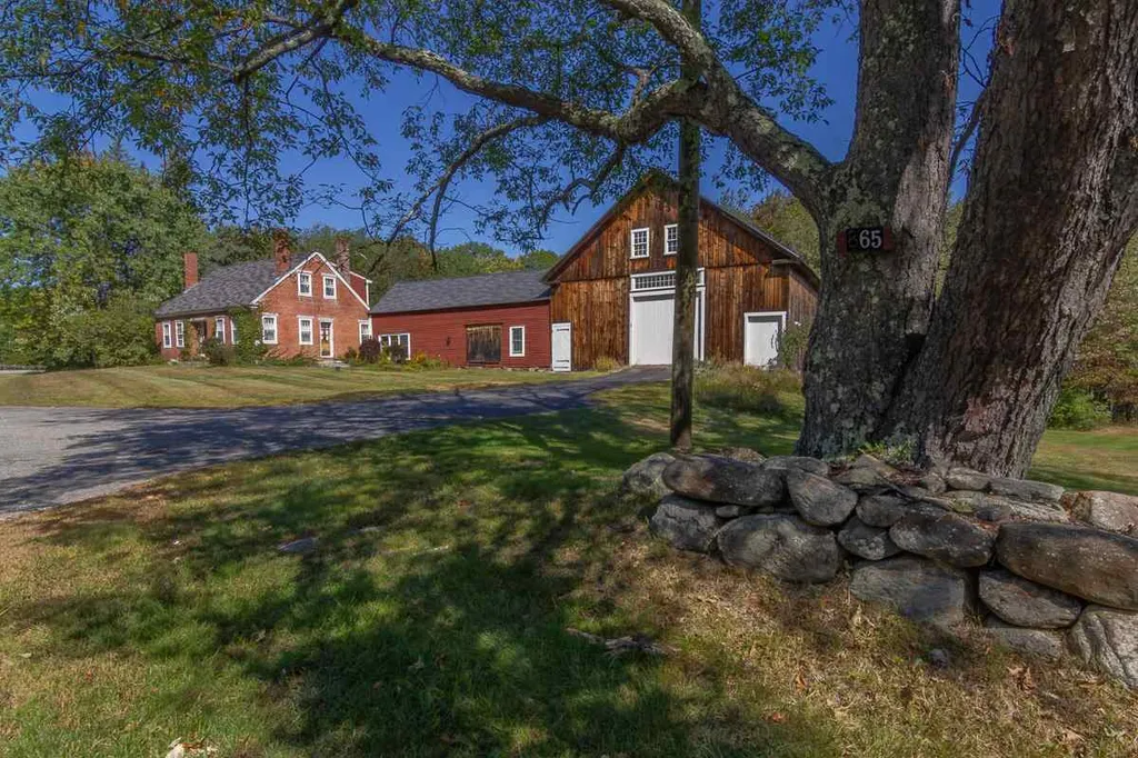 865 Parker Mountain Road Strafford NH 03884