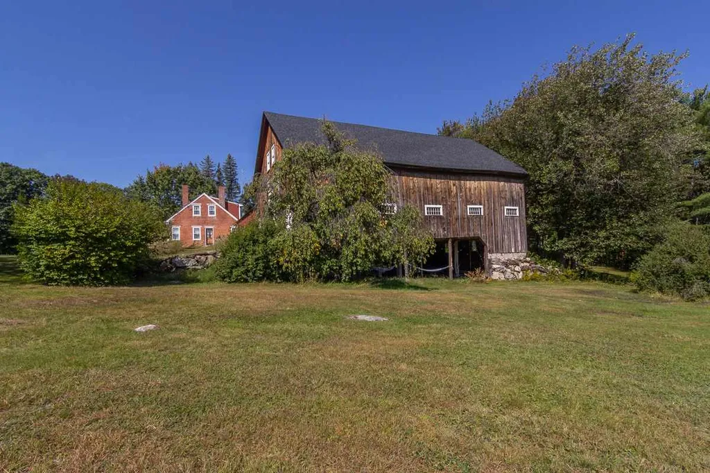 865 Parker Mountain Road Strafford NH 03884