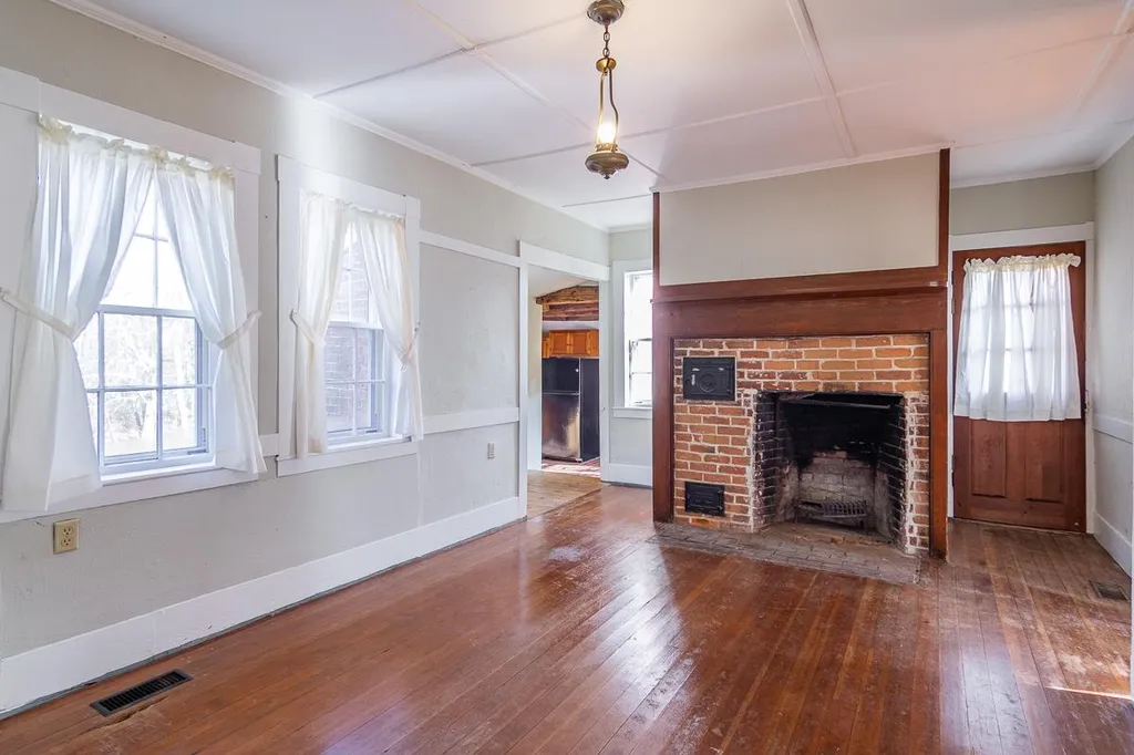 865 Parker Mountain Road Strafford NH 03884