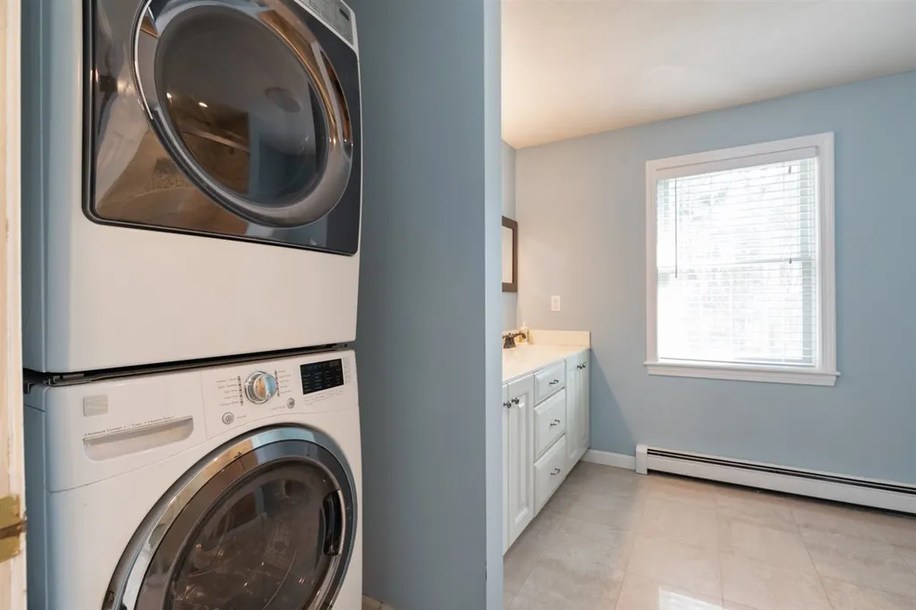 10 Vanderpool Drive Hampton NH 03842