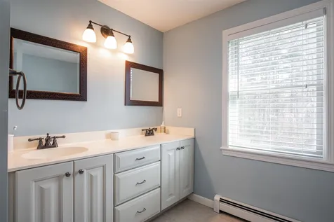 10 Vanderpool Drive Hampton NH 03842