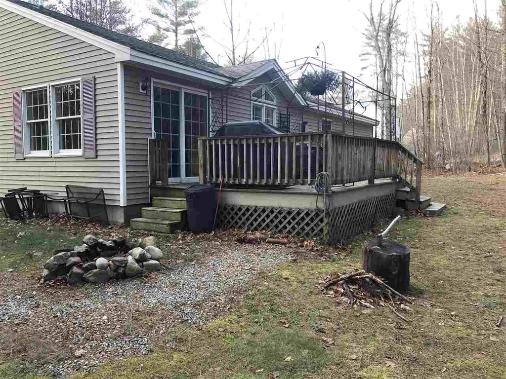 64 Range Road Alton NH 03809