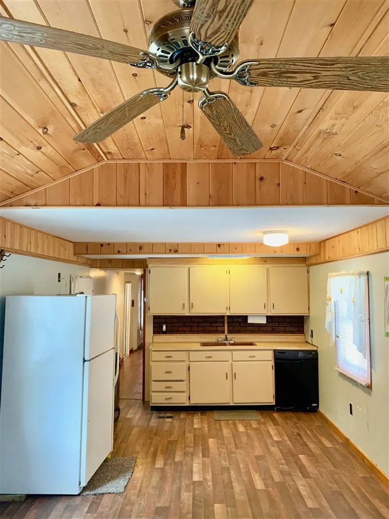 41 Bridge Street Colebrook NH 03576