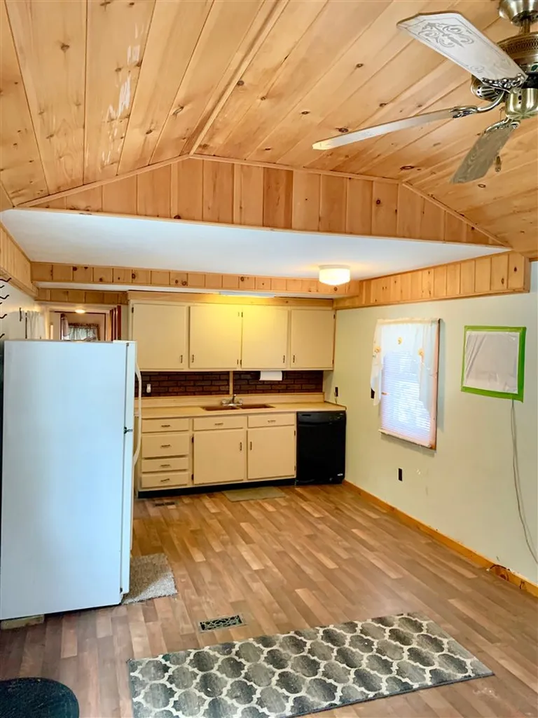 41 Bridge Street Colebrook NH 03576
