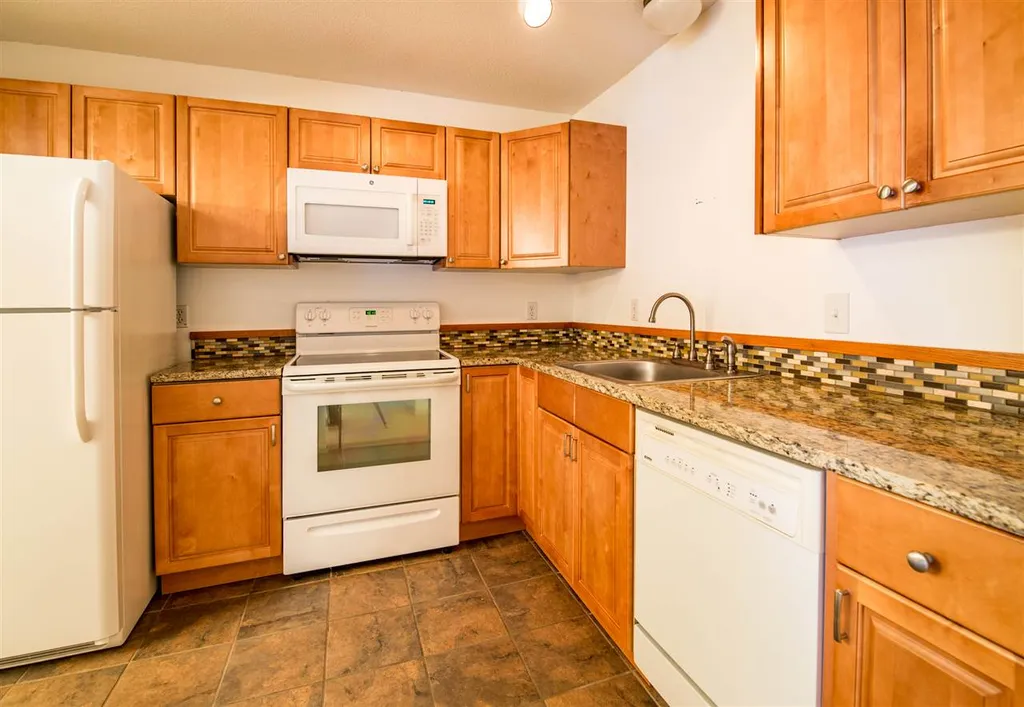 55 Hawthorne Circle South Burlington VT 05403