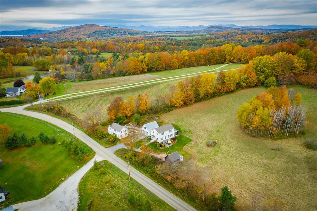 1092 Roscoe Road Charlotte VT 05445