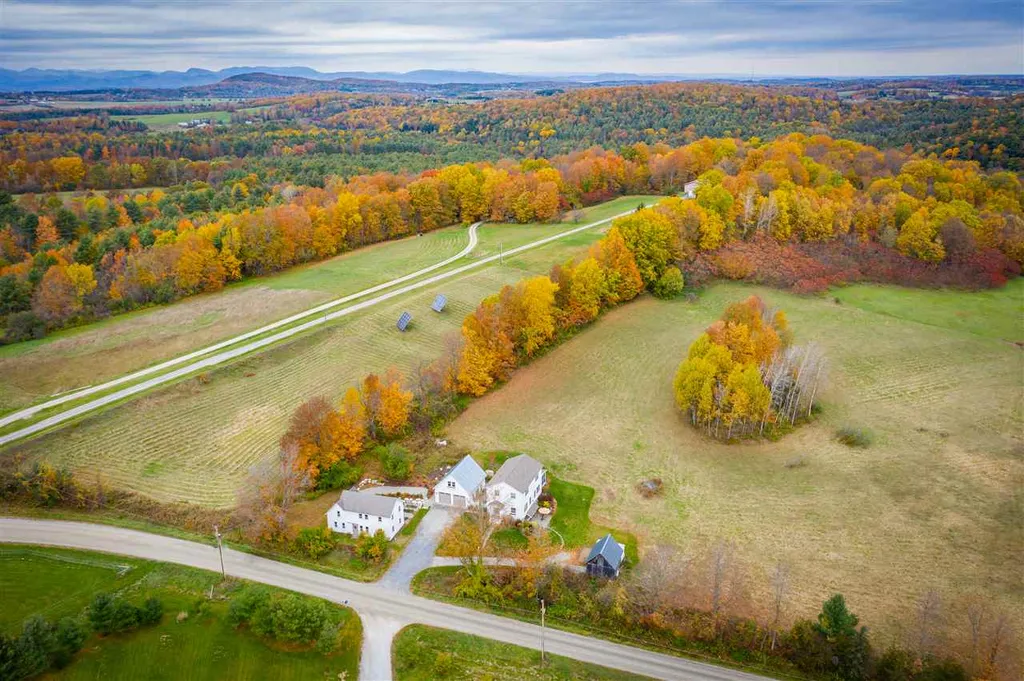 1092 Roscoe Road Charlotte VT 05445