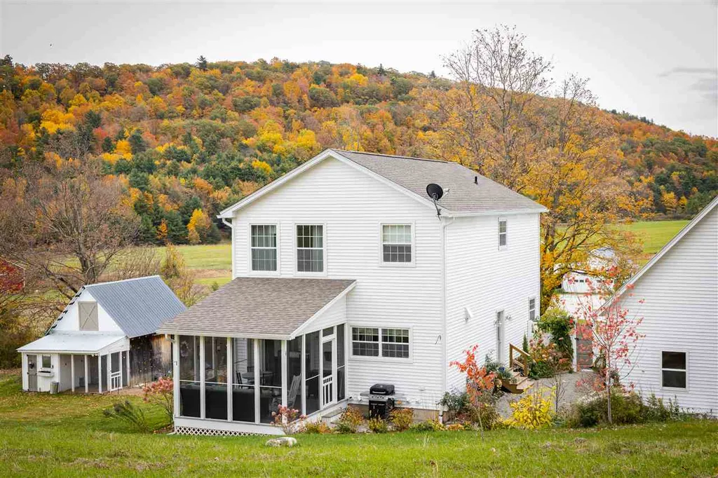 1092 Roscoe Road Charlotte VT 05445