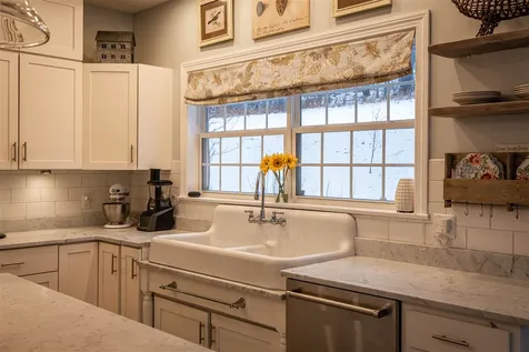 1092 Roscoe Road Charlotte VT 05445