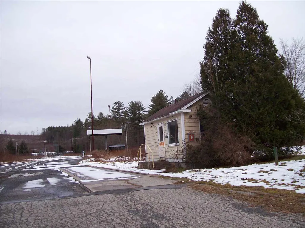 356 River Road Claremont NH 03743