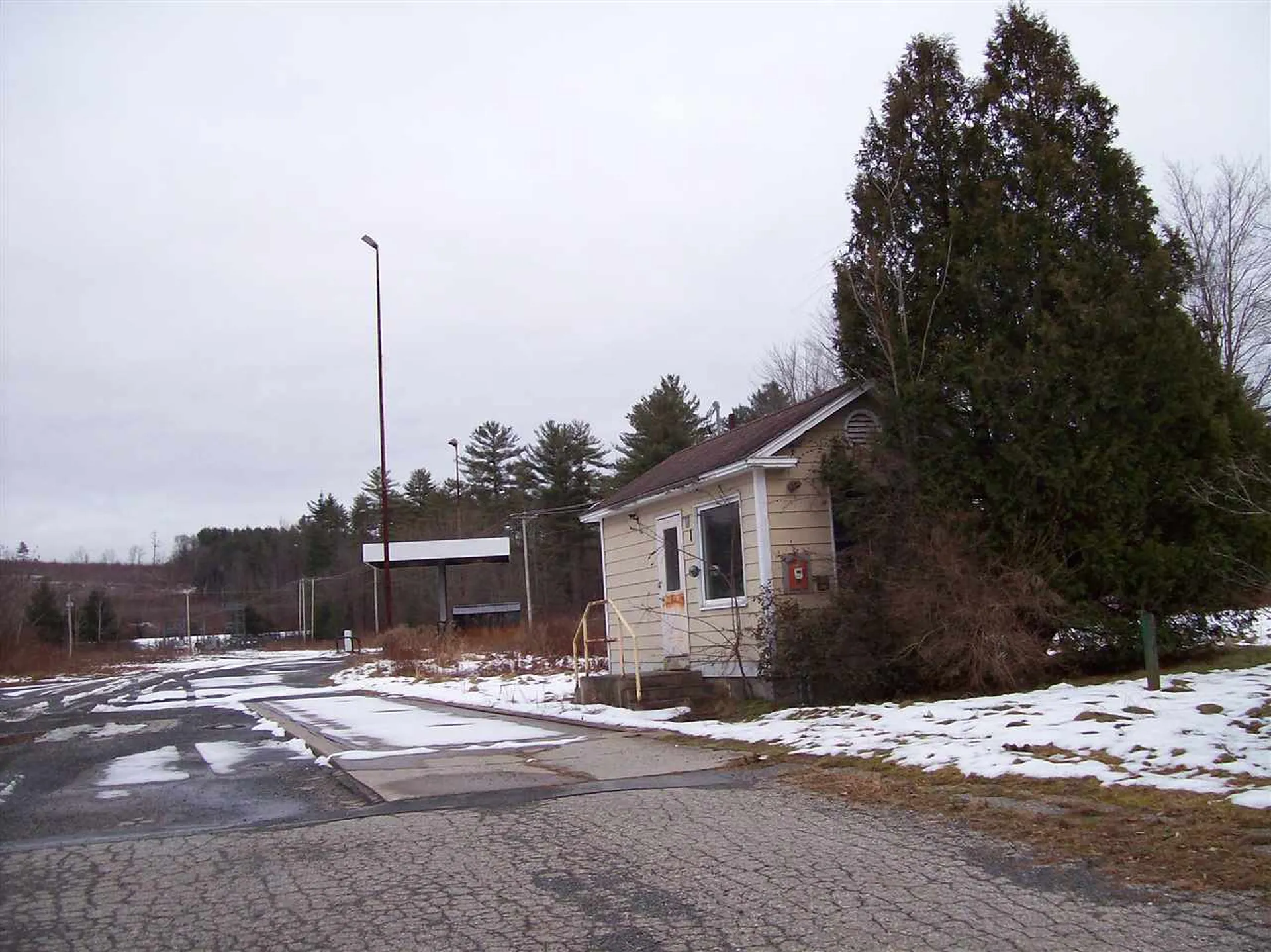 356 River Road Claremont NH 03743