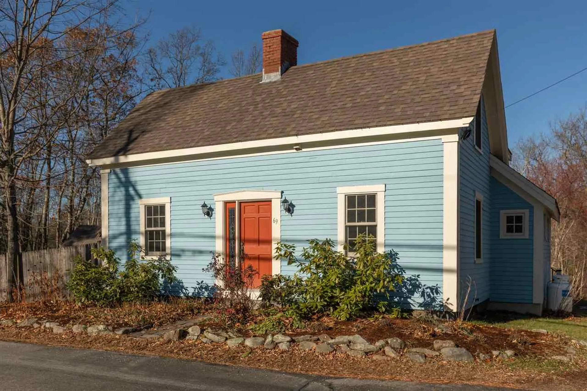69 High Street Stratham NH 03885