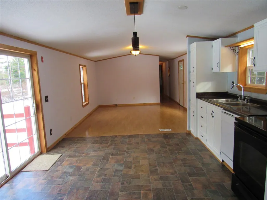 322 Oak Street Newport NH 03773