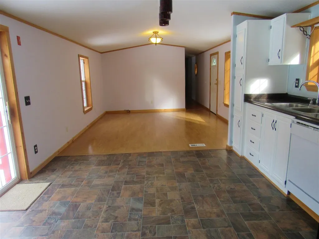 322 Oak Street Newport NH 03773