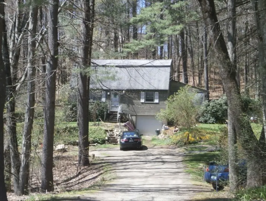 12 Deerwood Drive Amherst NH 03031
