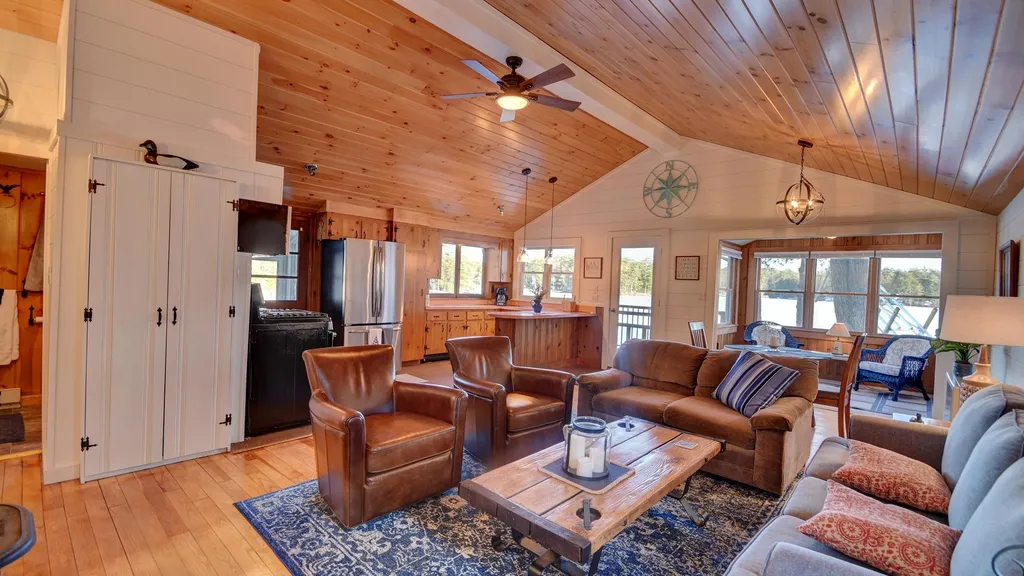 42 Dale Road Meredith NH 03253