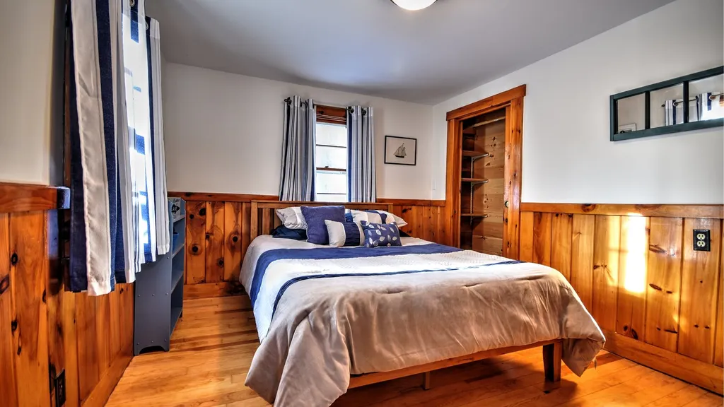 42 Dale Road Meredith NH 03253