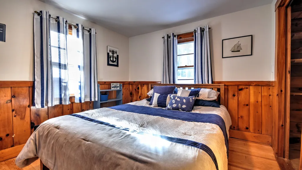 42 Dale Road Meredith NH 03253