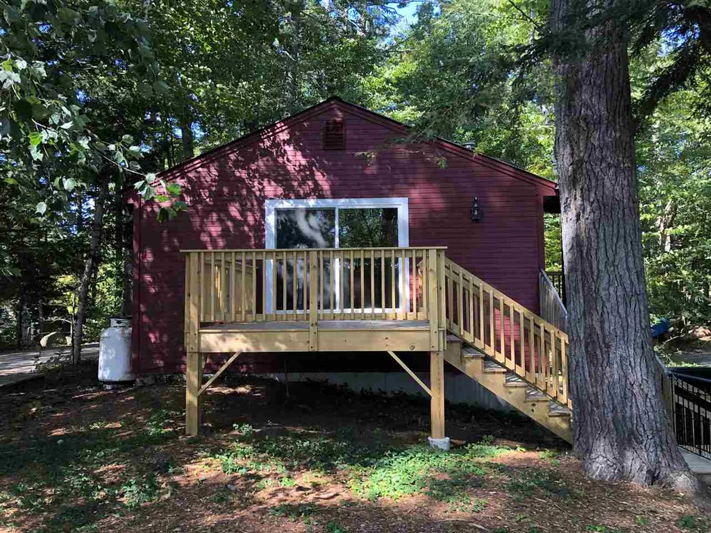 42 Dale Road Meredith NH 03253