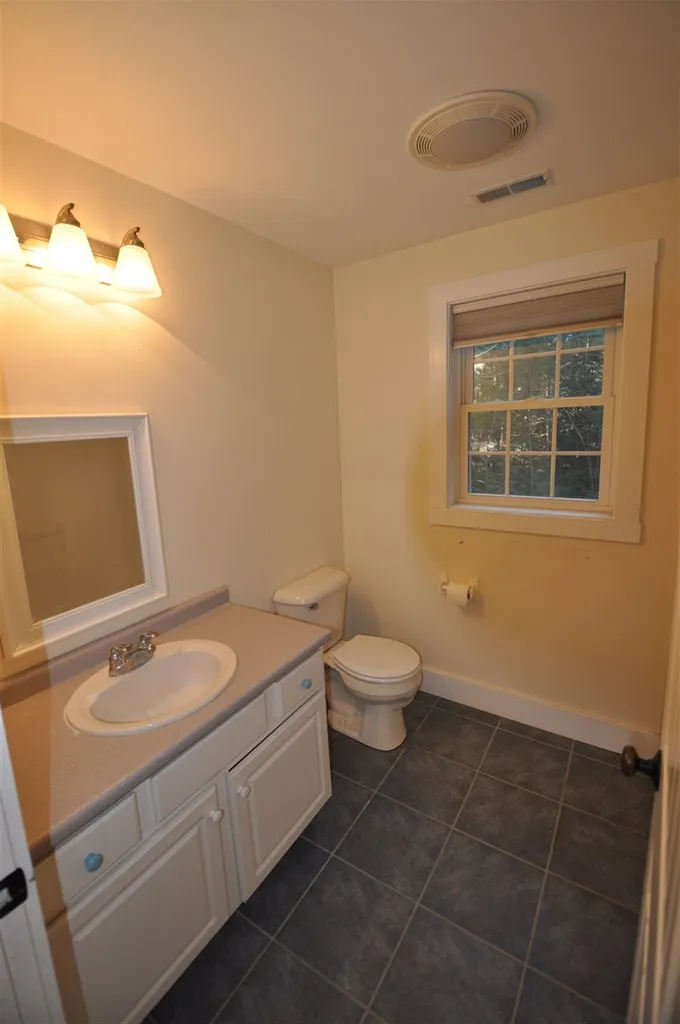 6 Rinny Lane Exeter NH 03833