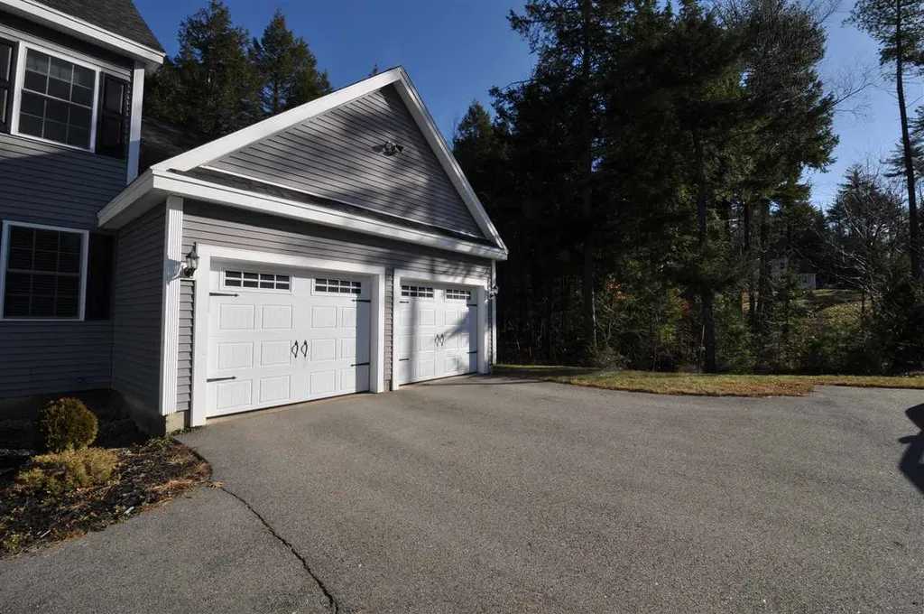 6 Rinny Lane Exeter NH 03833
