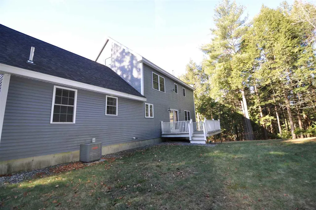 6 Rinny Lane Exeter NH 03833