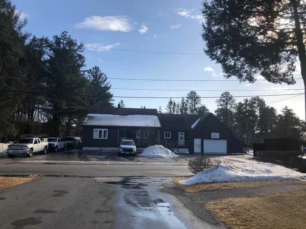 7 Dartmouth Street Hooksett NH 03106