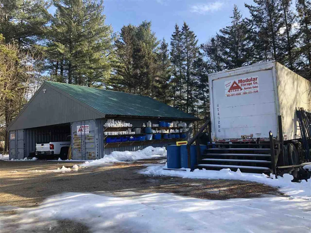 7 Dartmouth Street Hooksett NH 03106