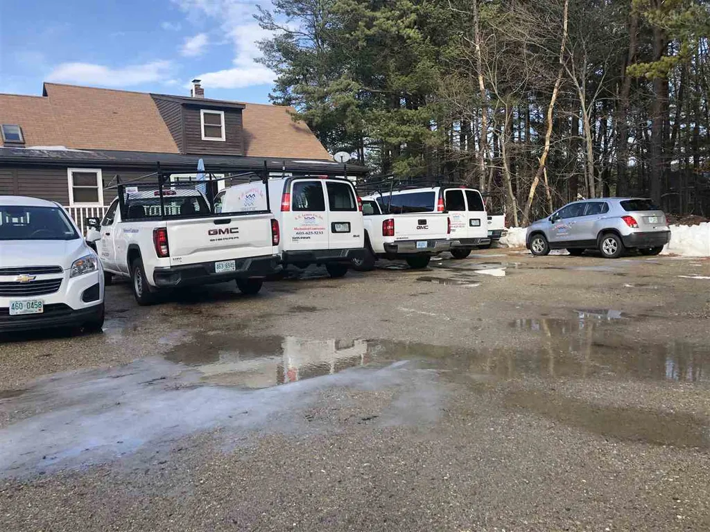 7 Dartmouth Street Hooksett NH 03106